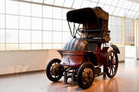 フェルディナント・ポルシェが設計した電気自動車「ローナーポルシェ」は、ハブモーターで前輪を駆動するFF車だった。