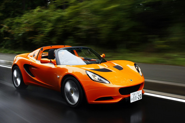 【スペック】全長×全幅×全高=3800×1720×1130mm/ホイールベース=2300mm/車重=900kg/駆動方式=MR/1.6リッター直列4気筒DOHC16バルブ(136ps/6800rpm、16.3kgm/4400rpm)/価格=510万円(テスト車=532万円/ライフスタイルペイント<クロームオレンジ>=22万円)