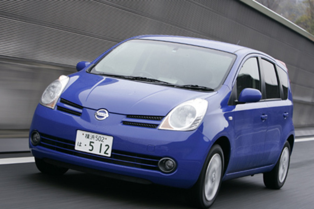 【スペック】全長×全幅×全高=3990×1690×1535mm/ホイールベース=2600mm/車重=1090kg/駆動方式=FF/1.5リッター直4DOHC16バルブ(109ps/6000rpm、15.1kgm/4400rpm)/価格=156万4500円(テスト車=180万6000円/ステアリングスイッチ+カーウイングス対応TV/ナビゲーションシステム(DVD方式)+MD・CD一体AM/FM電子チューナーラジオ=24万1500円)