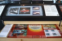 1972年「フィアットX1_23」電気自動車や、「127」のエンジンを使用した汎用ジェネレーター「トーテム」の資料。