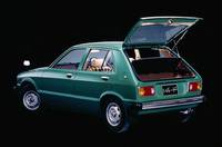 同じく「シャレード」のリアビュー。直3エンジンをはじめ理詰めの合理的なパッケージングを誇りながら、親しみやすい雰囲気のコンパクトカーだった。