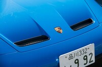 ラジエーターとブレーキを冷却した空気はボンネット上部に設けられたエアアウトレットに導かれる。先代「GT3」から空気抵抗を維持したまま、フロントアクスルの最大ダウンフォース量を2倍に高めている。