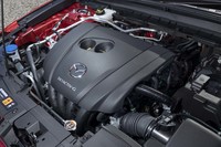 2リッターエンジンをモーターがアシストする「eスカイアクティブG」ユニット。ほかにピュアEVやプラグインハイブリッドもラインナップに加えられる見込み。