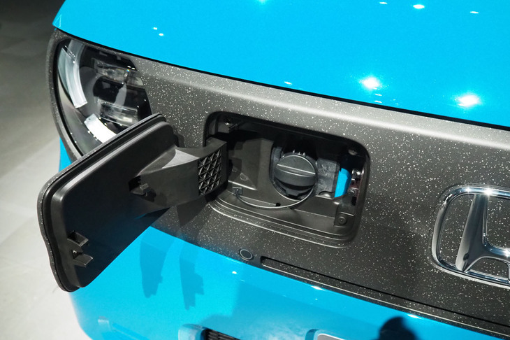 ホンダN-ONE e:(普通充電口)