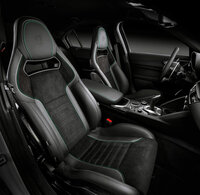 「アルファ・ロメオ・ジュリア クアドリフォリオ」に左ハンドル仕様が登場の画像