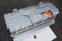 「B」以外のグレードに搭載されるバイポーラ型ニッケル水素電池。