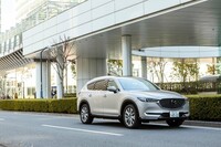 ボディーカラーは、写真の「プラチナクォーツメタリック」を含む全8色がラインナップされる。