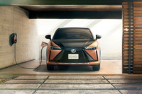 2023年3月に発売されたレクサス第2の電気自動車「RZ」。上海モーターショーが開幕したのはその直後となる4月中旬。