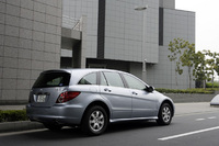 メルセデス・ベンツR350 4MATIC(4WD/7AT)【試乗記】の画像