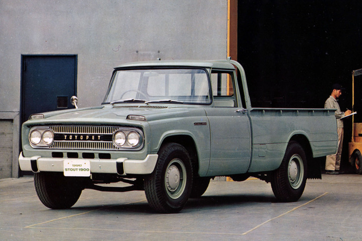 「日産ジュニア」のライバルだった2代目「トヨペット・スタウト」。これは1963年のマイナーチェンジ以降のモデルで、やはり1.9リッター直4エンジンを搭載。