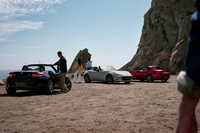 ストリートで軽快な走りを楽しむ層から、サーキットをがっつり走り込む層まで、幅広いファンを抱える「マツダ・ロードスター」。だからこそ今回の改良は、サーキット派の留飲が下がるものとしつつ、普段使いでの“気持ちよさ”も高めるものとなったのだろう。人気者は大変なのだ。