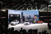 プレスデー初日の朝、BMWのプレゼンテーションで。左から、ワールドプレミアされた「コンセプトiX3」、「M2コンペティション」、中国プレミアとなった「K1600グランドアメリカ」。