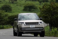 SUVの王者として君臨し続けてきた「レンジローバー」の最新モデルに国内で試乗しました。新しいプラットフォームを手に入れた5代目の仕上がりをリポートします。(photo:北畠主税)