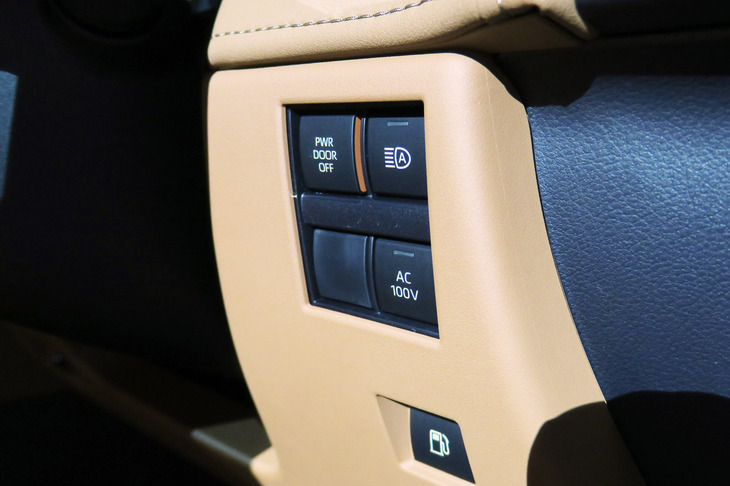 トヨタ・ヴェルファイアZプレミア(ダッシュボードのスイッチパネル)