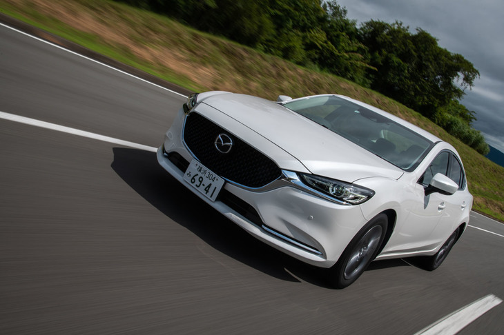今回は、ディーゼルモデルの中間グレードにあたる「XDプロアクティブ」のFF、AT仕様車に試乗。車両本体価格は340万2000円。