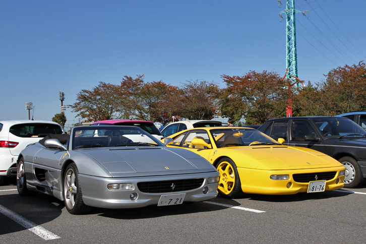 ベルリネッタとスパイダーがそろった「フェラーリF355」。