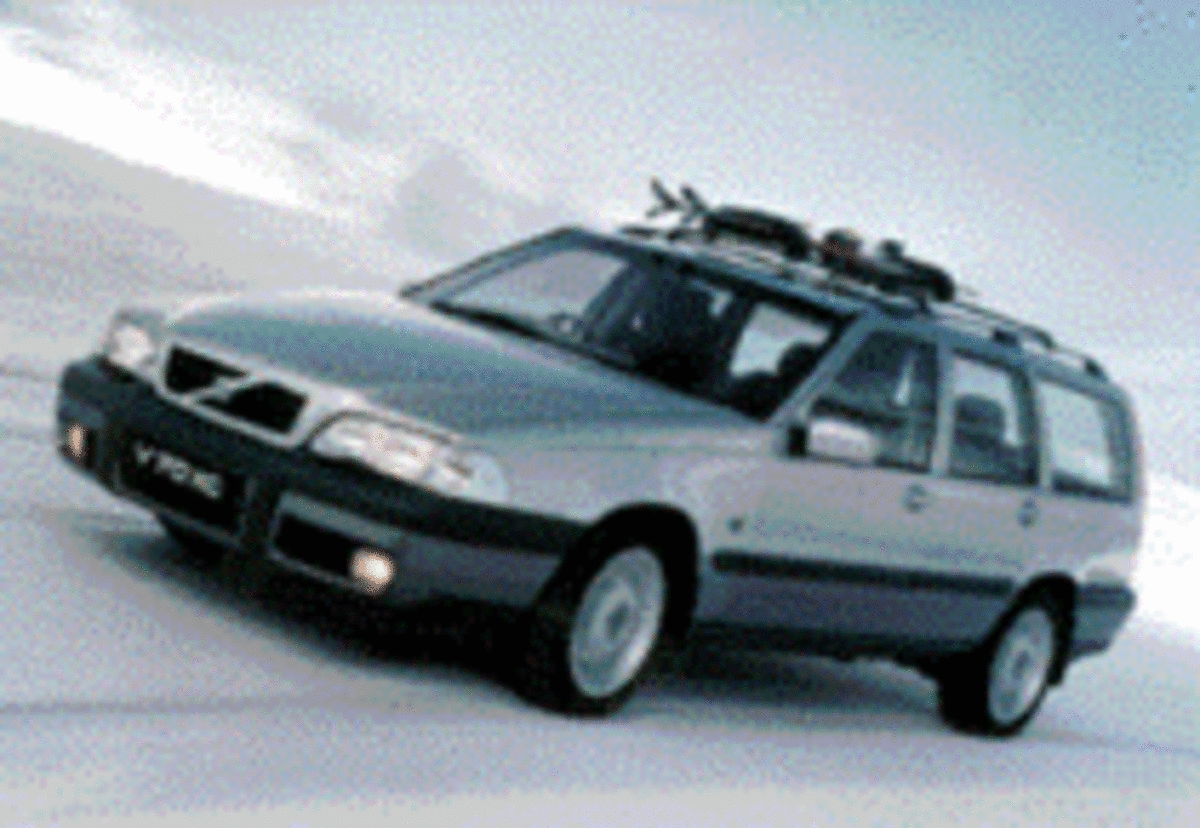 ボルボ、「V70」の四輪駆動モデルを新発売 【ニュース】 - webCG