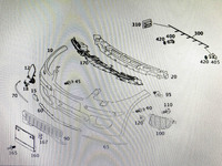 先々代「メルセデス・ベンツAクラス」(W169)のものも見せてもらう。W177と比べて点数が明らかに少ない。