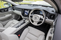 モダンボルボでおなじみのインテリアデザイン。使用されている素材や質感、ひと目で他ブランドとの違いが分かるインテリアも、ボルボの魅力だと言っていい。