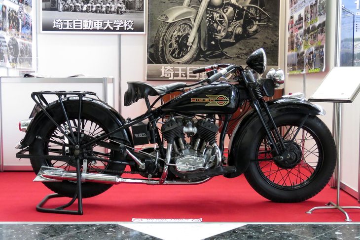 埼玉自動車大学校のブースで、貴重なバイクを発見。1941年型の「陸王」である。