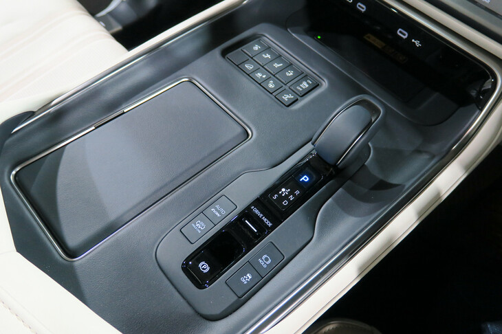 トヨタ・センチュリー(センターコンソール)