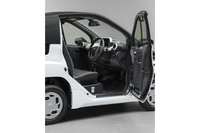 トヨタが2人乗りの超小型EVコミューター「シーポッド」を発売の画像