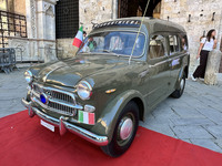 「フィアット1100」。1950年代に創設された移動無線隊に用いられた。