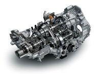 今回新たに開発された、FR車用CVT。コンパクトなトランスミッションであるため、省スペース性にも寄与するという。