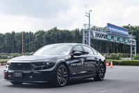 ホンダが2026年にリリースする「0シリーズ」は3モデル。セダンの試作車には「アコード」のボディーが載せられていた。