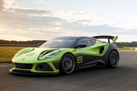 2021年9月に発表された「エミーラGT4」。市販車の「エミーラ」をベースとしたレース専用車で、トヨタ製の3.5リッターV6スーパーチャージドエンジンを搭載する。