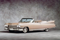 アメリカ車に装備されるテールフィンの大きさは、1959年に最大となり、60年代に入ると急速に縮小していった。写真は1959年モデルの「キャデラック・エルドラド コンバーチブル」。
