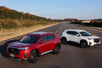 アジア最大となるタイの四輪開発拠点、ホンダR&Dアジアパシフィックが開発を担当し、インドのホンダカーズインディアが生産を行う。写真左が最上位グレードの「WR-V Z+」、写真右が「WR-V Z」。