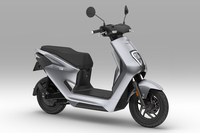 ホンダが「EM1 e:」を2023年8月に発売 脱着式バッテリーを使った電動スクーターの画像