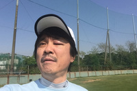 練習するたびに肉離れを起こしていたため、一年ぶりの練習となったが、90km/hで打ち出されたフライをモロに目でキャッチしてしまった。現在はかなり回復している。