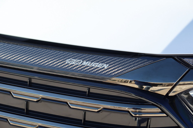 ホンダ・オデッセイe:HEVアブソルート・EXブラックエディション 無限パーツ装着車(カーボンフロントグリルガーニッシュ)