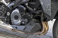 「GSX-R」ゆずりのエンジンは、最高出力150PSを発生。その出力特性は3種類の走行モードにより変化する。