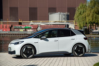 フォルクスワーゲンが2019年5月に市場投入した「ID.3」。搭載されるバッテリーの容量は45~77kWhで、一充電走行可能距離は330~550km(WLTPモード、Extra-highフェーズあり)である。