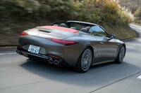 パワーユニットは最高出力381PSの2リッター4気筒ターボエンジン。ターボチャージャーには48V電源で駆動するモーターが組み込まれている。