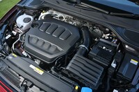 2リッター直4ターボエンジンは、従来型より20PS高い265PSの最高出力を発生。最大トルクは据え置きで370N・mとなっている。