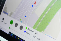 地図上には、凹凸のある場所や滑りやすい箇所などが、その大きさや推定された摩擦係数などとともに記録されていく。