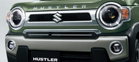 専用メッキフロントグリルや「HUSTLER」アルファベットエンブレムが特徴的なフロントフェイス。