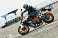 ボディーサイズ:全長×全幅×全高=--×--×--mm
ホイールベース:1482mm
重量:195kg
エンジン:1301cc 水冷4ストローク V型2気筒 DOHC 4バルブ
最高出力:177ps(130kW)/9750rpm
最大トルク:141Nm(14.4kgm)/7000rpm
価格:196万円