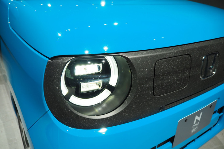 ホンダN-ONE e:(ヘッドランプ点灯時)