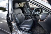 実は「セダン」のヒップポイントは15代目より30mmも低く設定されている。他の3モデルと一緒に販売されるからこそ採用できたこだわりといえるだろう。