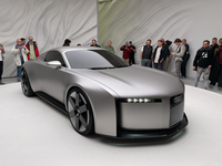 アウディは今後のデザインを示唆するという「コンセプトCスタディー」を出展。「アウトウニオン・タイプCレーシングカー」に着想を得たとされている。