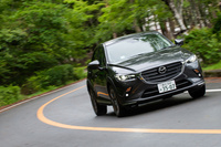 ドアアウターパネルやリアドアガラスの板厚アップ、遮音材の追加などにより、車内空間の静粛性向上も図られている。