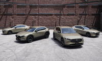 「レトロスポーツエディション」は「マツダ3ファストバック/セダン」のほか、クロスオーバーSUV「CX-30」「CX-5」にもラインナップ。2020年から各モデルに設定された「ブラックトーンエディション」に続く、同一コンセプトで複数車種をカバーするという特別仕様車シリーズの第2弾として登場した。