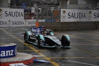 スポーツカーレースやF1で活躍してきたジャガーもフォーミュラEにチャレンジ。ドライバーはネルソン・ピケJr.、ミッチ・エバンスのコンビだ。ピケJr.によれば「共通のパーツが多いのでマシンの性能格差は少ないと思う」とのこと。