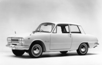 「いすゞ・ベレット1300 2ドア(スタンダード)」。ベレットも1963年に4ドアセダンのみでデビュー、翌1964年に2ドアセダンが加えられた。