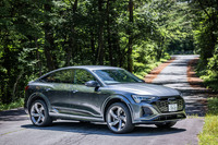 アウディSQ8スポーツバックe-tron